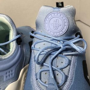 Nike Air Huarache A03172-400